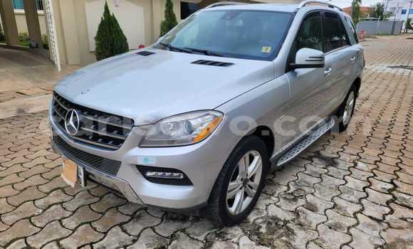 Sayi Na hannu Mercedes-Benz ML–Class M Mota in Cotonou a Benin Sayi Na hannu Mercedes-Benz ML–Class M Mota in Cotonou a Benin