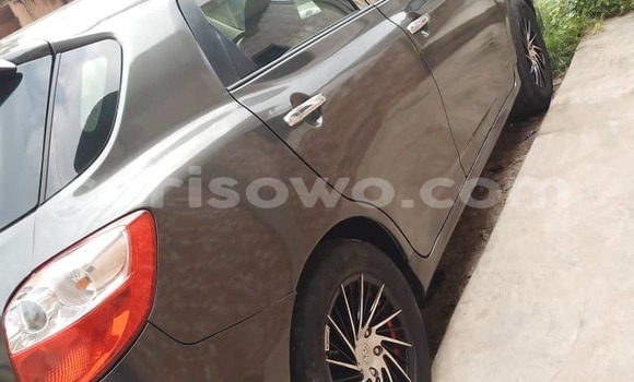 Acheter Occasion Voiture Toyota Matrix Gris à Cotonou, Benin Acheter Occasion Voiture Toyota Matrix Gris à Cotonou, Benin