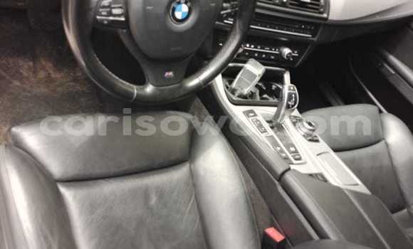 Sayi Na hannu BMW 5–Series White Mota in Cotonou a Benin Sayi Na hannu BMW 5–Series White Mota in Cotonou a Benin