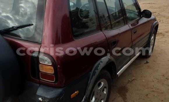 Acheter Occasion Voiture Toyota RAV4 Rouge à Cotonou, Benin Acheter Occasion Voiture Toyota RAV4 Rouge à Cotonou, Benin