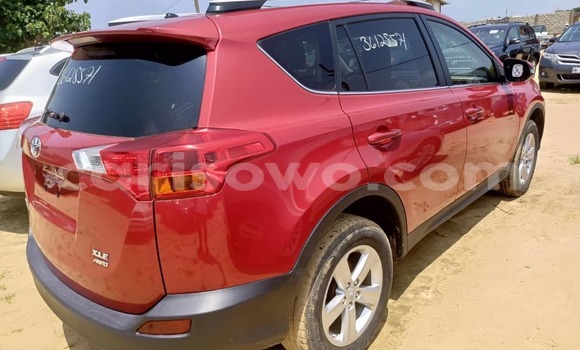 Acheter Occasion Voiture Toyota RAV4 Rouge à Cotonou, Benin