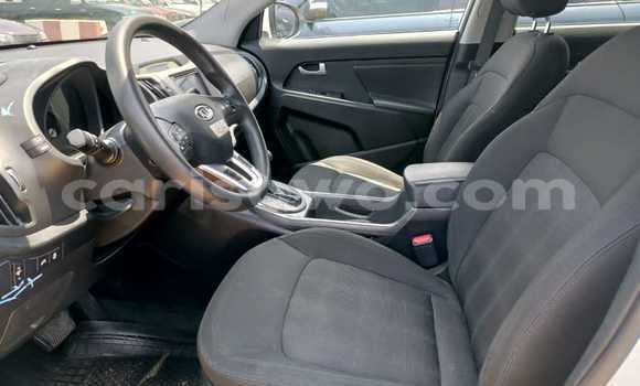 Acheter Occasion Voiture Kia Sportage Blanc à Cotonou, Benin Acheter Occasion Voiture Kia Sportage Blanc à Cotonou, Benin