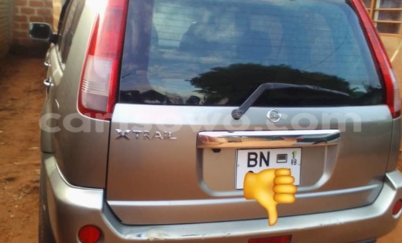 Sayi Na hannu Nissan X–Trail Azurfa Mota in Cotonou a Benin