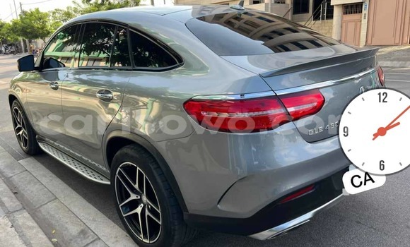 Acheter Occasion Voiture Mercedes-Benz GLE Gris à Cotonou, Benin Acheter Occasion Voiture Mercedes-Benz GLE Gris à Cotonou, Benin