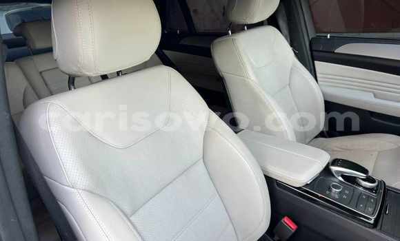 Acheter Occasion Voiture Mercedes-Benz GLE Gris à Cotonou, Benin Acheter Occasion Voiture Mercedes-Benz GLE Gris à Cotonou, Benin