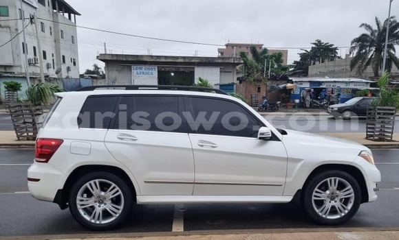 Ra Àlòkù Mercedes-Benz GLK–Class funfun Ọkọ̀ in Cotonou ni Benin Ra Àlòkù Mercedes-Benz GLK–Class funfun Ọkọ̀ in Cotonou ni Benin