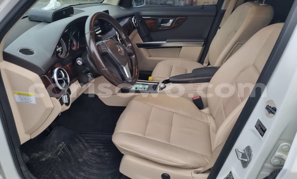 Ra Àlòkù Mercedes-Benz GLK–Class funfun Ọkọ̀ in Cotonou ni Benin Ra Àlòkù Mercedes-Benz GLK–Class funfun Ọkọ̀ in Cotonou ni Benin