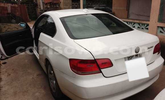 Sayi Na hannu BMW 327 White Mota in Cotonou a Benin
