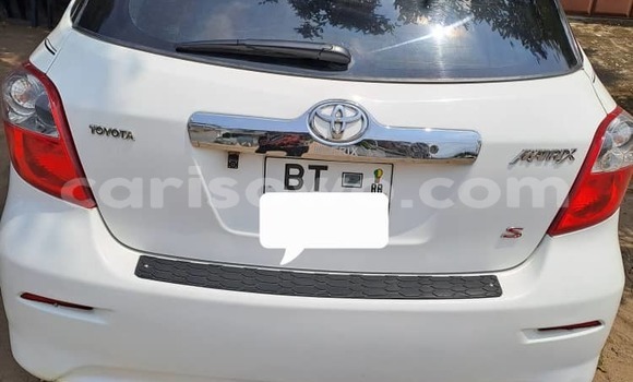 Sayi Na hannu Toyota Matrix White Mota in Cotonou a Benin