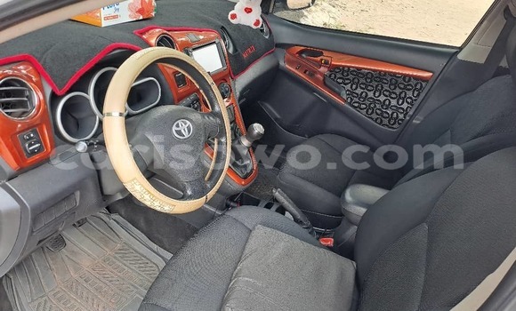 Sayi Na hannu Toyota Matrix White Mota in Cotonou a Benin Sayi Na hannu Toyota Matrix White Mota in Cotonou a Benin