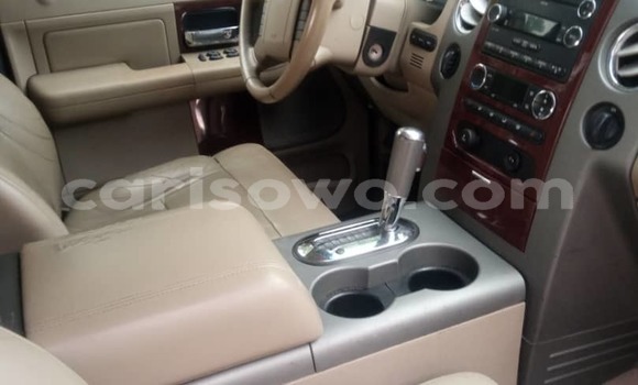 Acheter Occasion Voiture Ford F–150 Rouge à Cotonou, Benin Acheter Occasion Voiture Ford F–150 Rouge à Cotonou, Benin