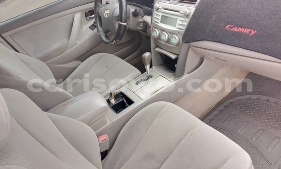 Sayi Na hannu Toyota Camry White Mota in Cotonou a Benin Sayi Na hannu Toyota Camry White Mota in Cotonou a Benin