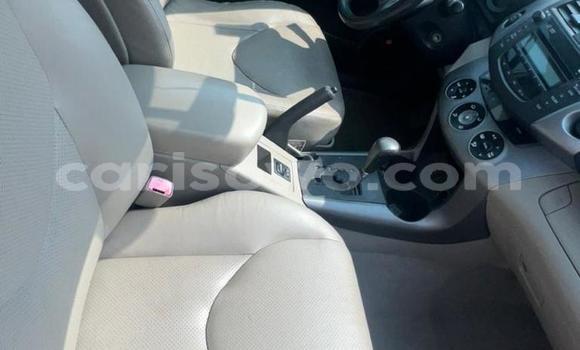 Sayi Na hannu Toyota RAV4 White Mota in Abomey Calavi a Benin Sayi Na hannu Toyota RAV4 White Mota in Abomey Calavi a Benin