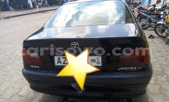 Sayi Na hannu Toyota Avensis Black Mota in Cotonou a Benin Sayi Na hannu Toyota Avensis Black Mota in Cotonou a Benin