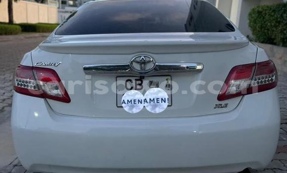 Acheter Occasion Voiture Toyota Camry Blanc à Abomey Calavi, Benin Acheter Occasion Voiture Toyota Camry Blanc à Abomey Calavi, Benin