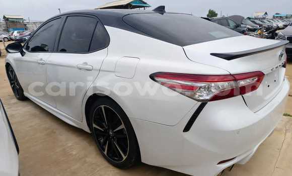 Sayi Na hannu Toyota Camry White Mota in Cotonou a Benin Sayi Na hannu Toyota Camry White Mota in Cotonou a Benin