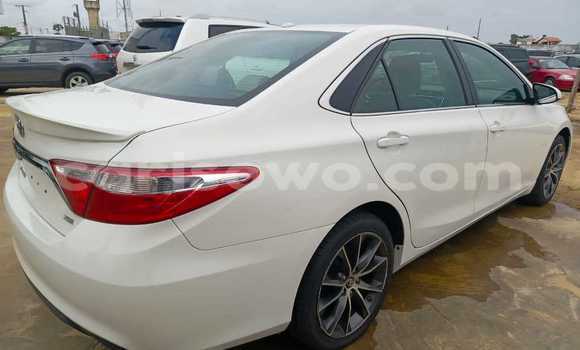 Sayi Na hannu Toyota Camry White Mota in Cotonou a Benin Sayi Na hannu Toyota Camry White Mota in Cotonou a Benin
