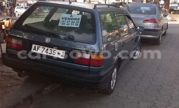 Sayi Na hannu Volkswagen Passat Blue Mota in Cotonou a Benin
