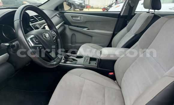 Sayi Na hannu Toyota Camry White Mota in Cotonou a Benin Sayi Na hannu Toyota Camry White Mota in Cotonou a Benin
