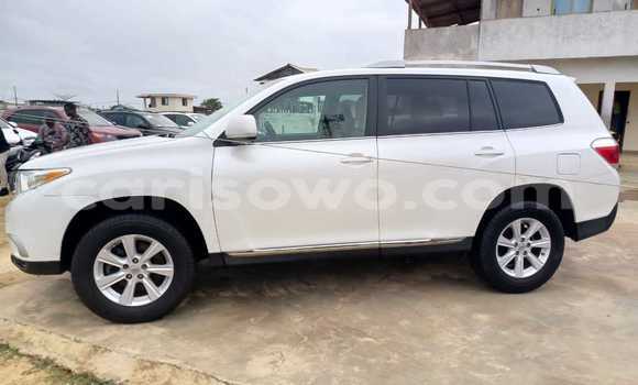 Sayi Na hannu Toyota Highlander White Mota in Cotonou a Benin Sayi Na hannu Toyota Highlander White Mota in Cotonou a Benin