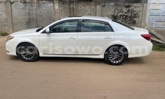 Sayi Na hannu Toyota Avalon White Mota in Abomey Calavi a Benin Sayi Na hannu Toyota Avalon White Mota in Abomey Calavi a Benin