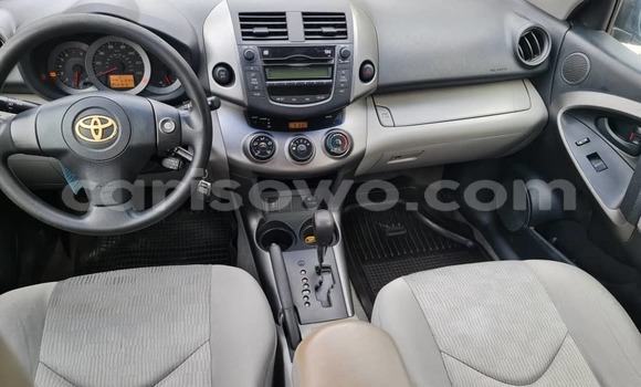Ra Àlòkù Toyota RAV4 Brown Ọkọ̀ in Cotonou ni Benin Ra Àlòkù Toyota RAV4 Brown Ọkọ̀ in Cotonou ni Benin
