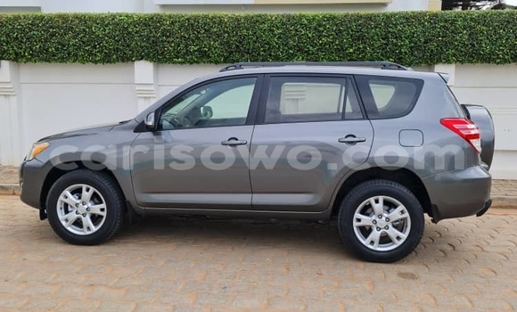 Ra Àlòkù Toyota RAV4 Brown Ọkọ̀ in Cotonou ni Benin Ra Àlòkù Toyota RAV4 Brown Ọkọ̀ in Cotonou ni Benin
