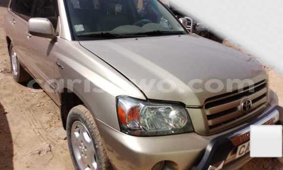 Sayi Na hannu Toyota Highlander Azurfa Mota in Cotonou a Benin Sayi Na hannu Toyota Highlander Azurfa Mota in Cotonou a Benin