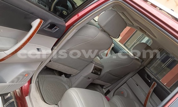 Acheter Occasion Voiture Toyota Highlander Rouge à Cotonou, Benin Acheter Occasion Voiture Toyota Highlander Rouge à Cotonou, Benin