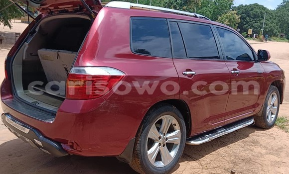 Acheter Occasion Voiture Toyota Highlander Rouge à Cotonou, Benin Acheter Occasion Voiture Toyota Highlander Rouge à Cotonou, Benin