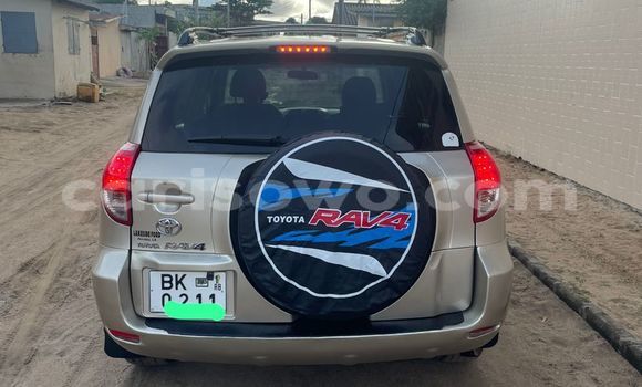 Acheter Occasion Voiture Toyota RAV4 Beige à Cotonou, Benin