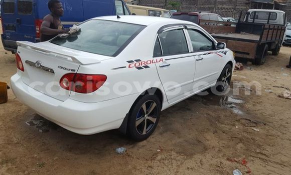 Sayi Na hannu Toyota Corolla White Mota in Cotonou a Benin Sayi Na hannu Toyota Corolla White Mota in Cotonou a Benin
