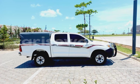 Acheter Occasion Voiture Toyota Hilux Blanc à Cotonou, Benin Acheter Occasion Voiture Toyota Hilux Blanc à Cotonou, Benin