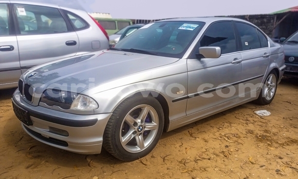 Ra Àlòkù BMW 3–Series Silver Ọkọ̀ in Cotonou ni Benin Ra Àlòkù BMW 3–Series Silver Ọkọ̀ in Cotonou ni Benin