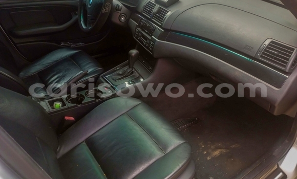 Ra Àlòkù BMW 3–Series Silver Ọkọ̀ in Cotonou ni Benin Ra Àlòkù BMW 3–Series Silver Ọkọ̀ in Cotonou ni Benin