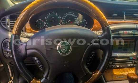Sayi Na hannu Jaguar X–Type Azurfa Mota in Cotonou a Benin Sayi Na hannu Jaguar X–Type Azurfa Mota in Cotonou a Benin