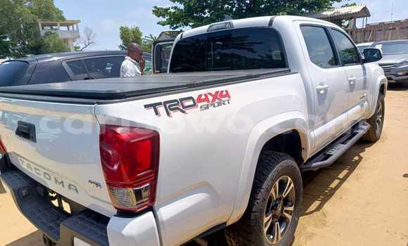 Acheter Occasion Voiture Toyota Tacoma Blanc à Cotonou, Benin Acheter Occasion Voiture Toyota Tacoma Blanc à Cotonou, Benin