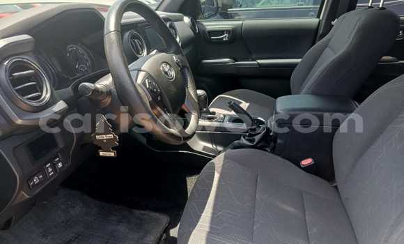 Sayi Na hannu Toyota Tacoma White Mota in Cotonou a Benin Sayi Na hannu Toyota Tacoma White Mota in Cotonou a Benin