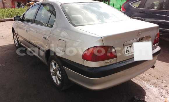 Sayi Na hannu Toyota Avensis Azurfa Mota in Cotonou a Benin Sayi Na hannu Toyota Avensis Azurfa Mota in Cotonou a Benin