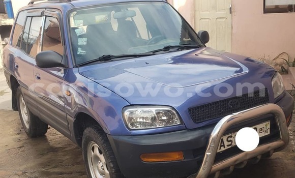 Ra Àlòkù Toyota RAV4 Blue Ọkọ̀ in Cotonou ni Benin Ra Àlòkù Toyota RAV4 Blue Ọkọ̀ in Cotonou ni Benin