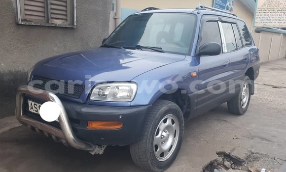 Ra Àlòkù Toyota RAV4 Blue Ọkọ̀ in Cotonou ni Benin Ra Àlòkù Toyota RAV4 Blue Ọkọ̀ in Cotonou ni Benin