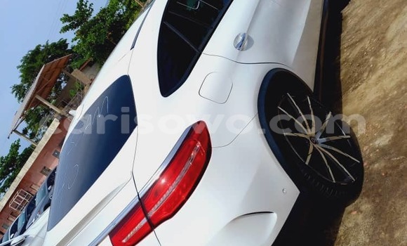 Sayi Na hannu Mercedes-Benz GLE White Mota in Cotonou a Benin