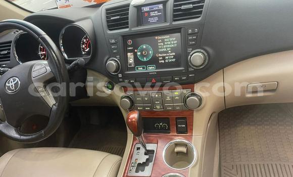 Sayi Na hannu Toyota Highlander Azurfa Mota in Cotonou a Benin Sayi Na hannu Toyota Highlander Azurfa Mota in Cotonou a Benin