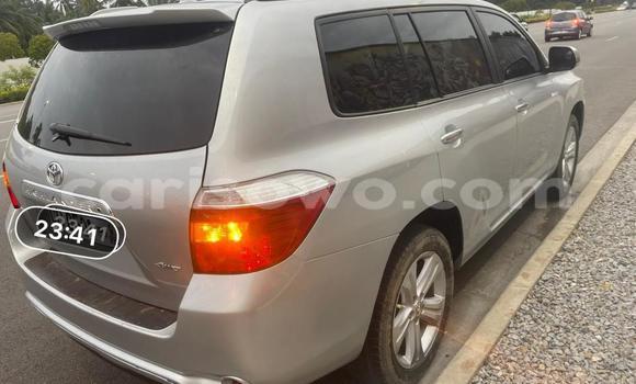 Sayi Na hannu Toyota Highlander Azurfa Mota in Cotonou a Benin Sayi Na hannu Toyota Highlander Azurfa Mota in Cotonou a Benin