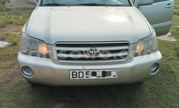 Sayi Na hannu Toyota Highlander Azurfa Mota in Cotonou a Benin