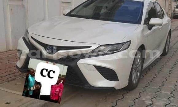 Sayi Na hannu Toyota Camry White Mota in Cotonou a Benin Sayi Na hannu Toyota Camry White Mota in Cotonou a Benin