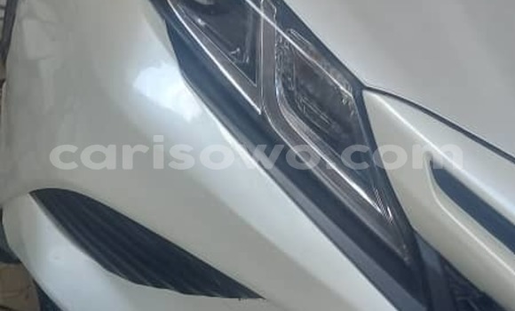 Sayi Na hannu Toyota Camry White Mota in Cotonou a Benin Sayi Na hannu Toyota Camry White Mota in Cotonou a Benin