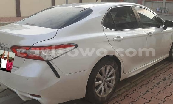 Sayi Na hannu Toyota Camry White Mota in Cotonou a Benin Sayi Na hannu Toyota Camry White Mota in Cotonou a Benin