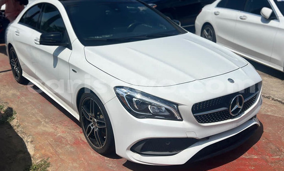 Sayi Na hannu Mercedes-Benz CL-klasse AMG White Mota in Cotonou a Benin Sayi Na hannu Mercedes-Benz CL-klasse AMG White Mota in Cotonou a Benin