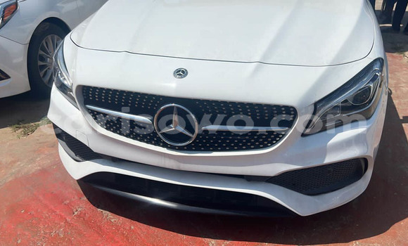 Sayi Na hannu Mercedes-Benz CL-klasse AMG White Mota in Cotonou a Benin Sayi Na hannu Mercedes-Benz CL-klasse AMG White Mota in Cotonou a Benin